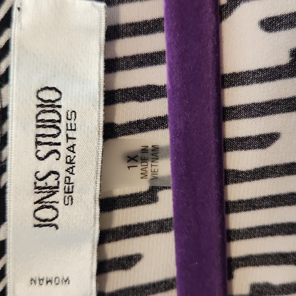 Jones Studio Black and White Geometric Tank Top Pit 25 L26 - Picture 2 of 4